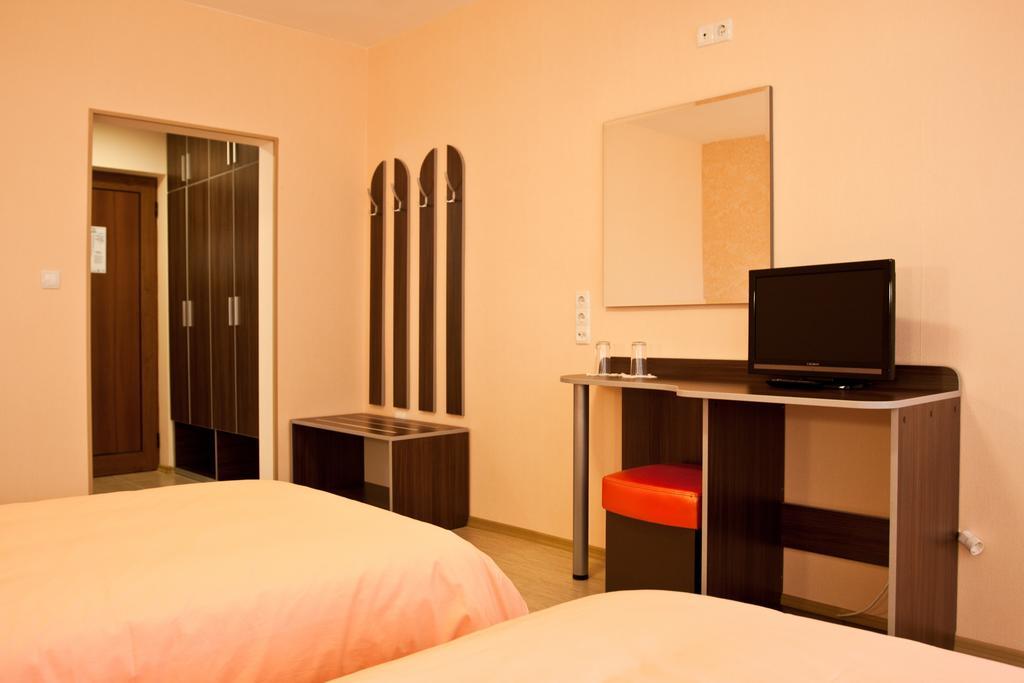 Hotel Balneo Comlex Medica Narechen Narechenski Bani Habitación foto